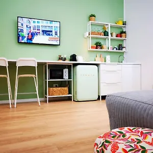 Appartamento Sunny Flat 50 Meters From The Metro Italia